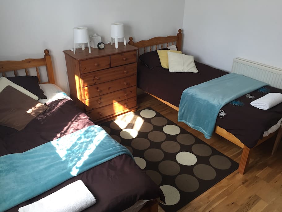 Two single beds - 2nd bedroom