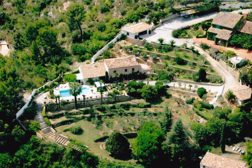 Vue aérienne de la propriété