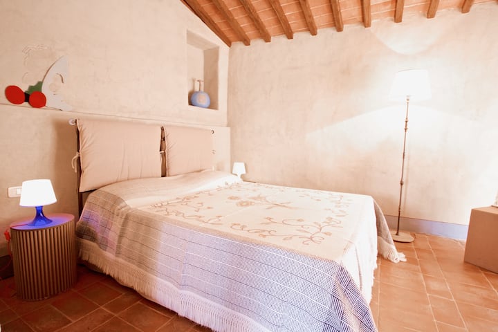 بيت وردي_غرفة نوم على شكل ورق