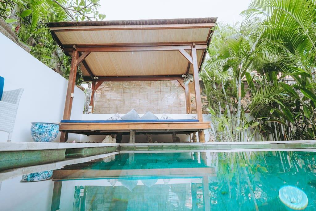 Outdoor day bed