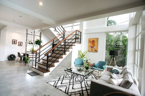 Casa Bianca: Your Chic Guesthouse Near the Airport
