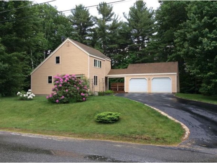 Sunny room with wood floors in peaceful home. You will appreciate the updated and clean private bath. This is a great walking neighborhood only 10 minutes to Wiers, Gunstock or Meadowbrook. Very central to many Lakes Region attractions.