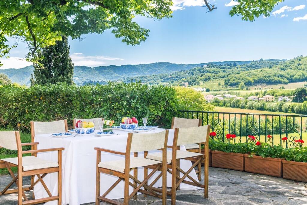 Garden dinner with local produce and prosecco
