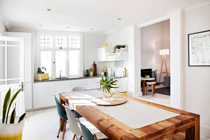 A Trendy Gem in “Woodstock” gallery image 4