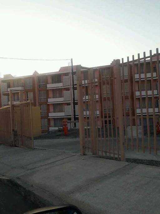 Condominio Parque universitario edif. Salitrera Ercilla 4to piso dep. 413. Locomoción a la Puerta