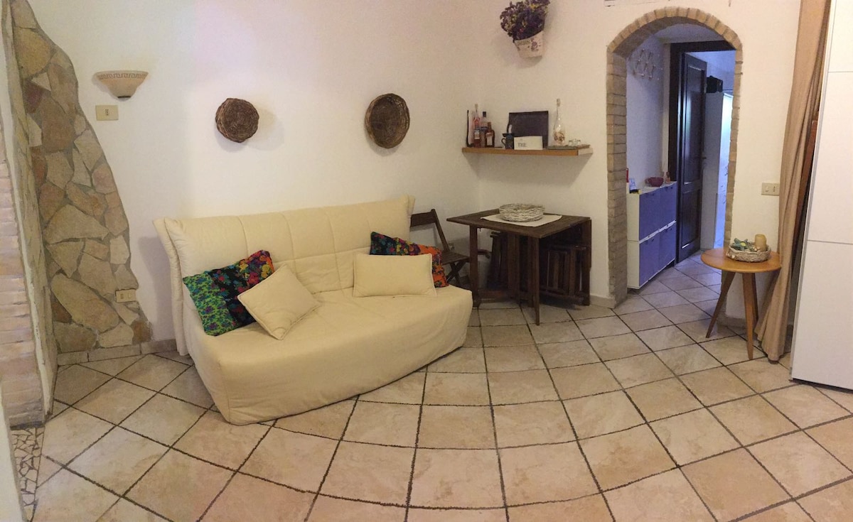 Annuncio Airbnb popolare: Villasimius house with courtyard located in the town center a Villasimius