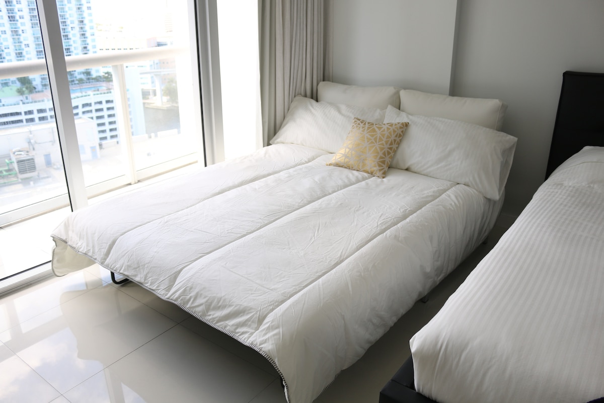 Icon Brickell Suite