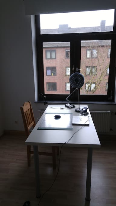 Schreibtisch