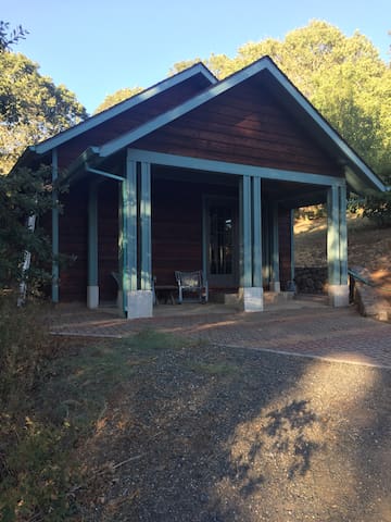 Cozy Craftsman Cottage