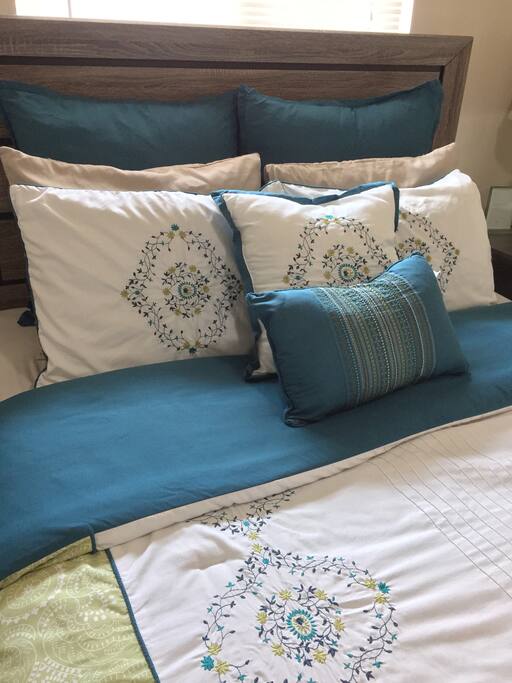 Comfortable queen bed