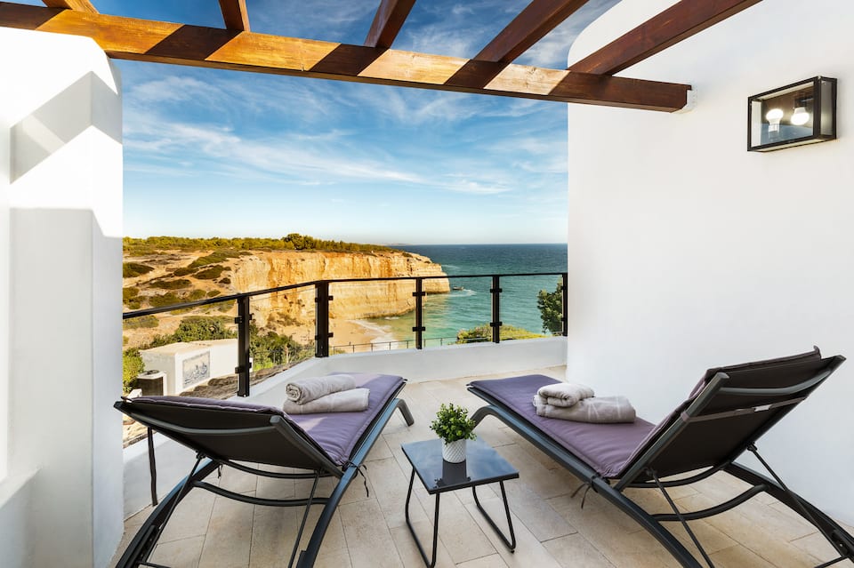 Casa Vida Mar, above the Benagil cliffs, Benagil, Algarve, Portugal, photo 2 of 10