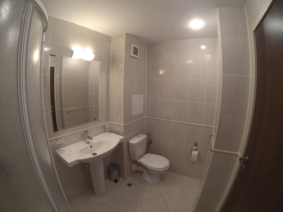 Large, bathrooms with shower