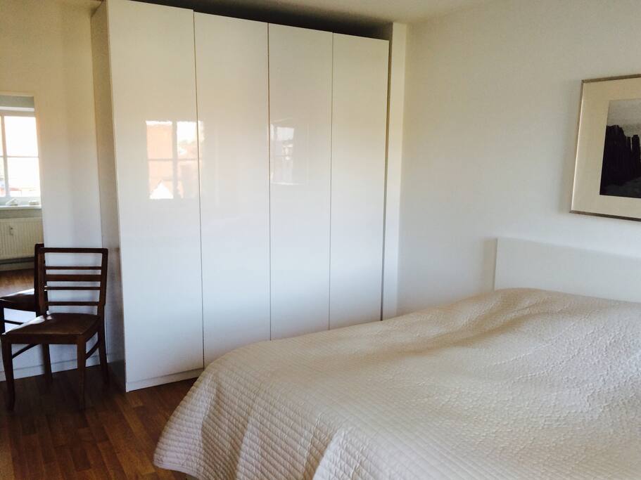 Bett mit 180x200 Matratze