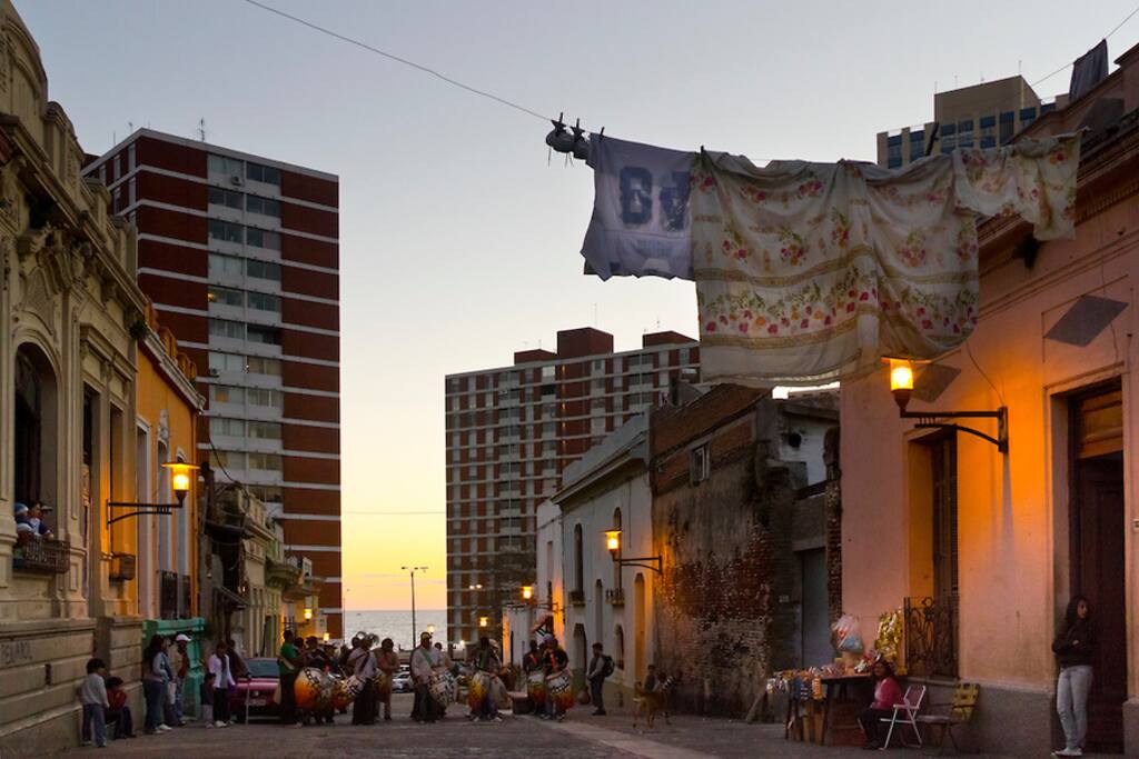 One block away from the famous Candombe pedestrian street / A una cuadra de la famosa peatonal del Candombe