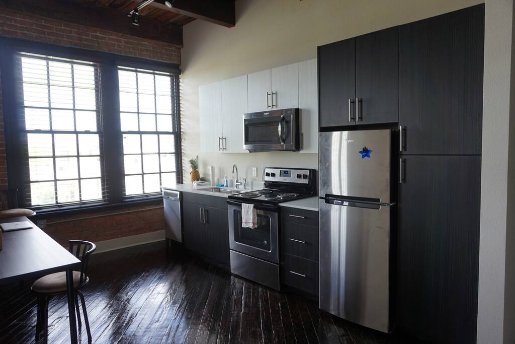 Kitchen/Eating Area