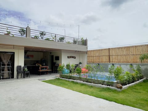 Exclusive home w/ dipping pool