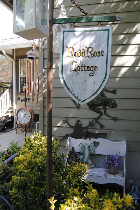 Backyard Cottage Sign