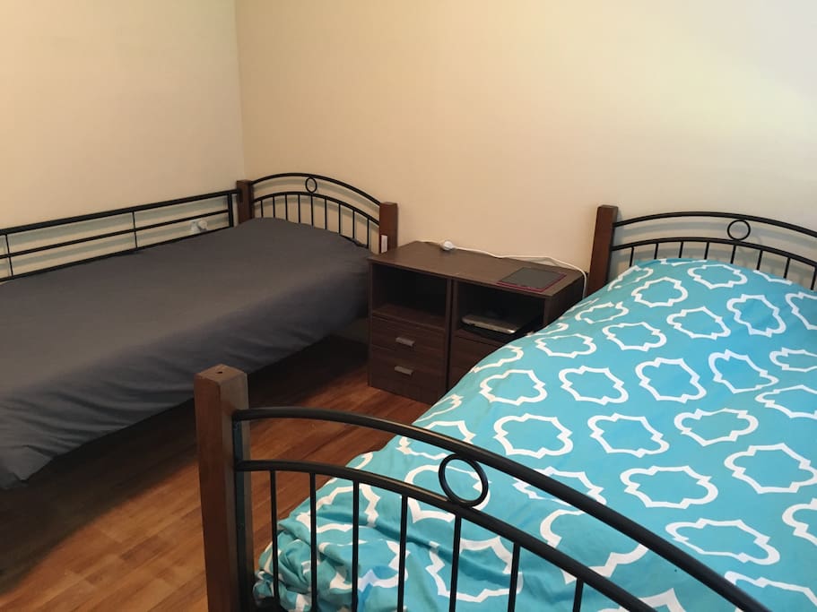Room 4.