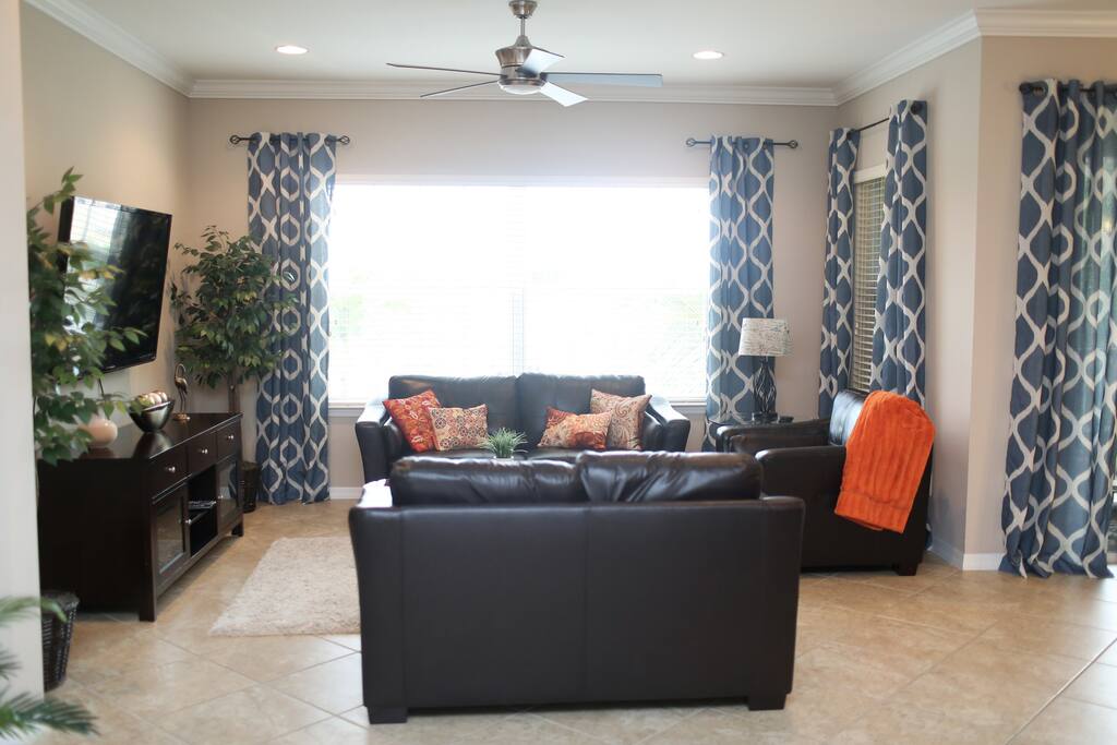 Enjoy your favourite show / chat with others in open floor plan