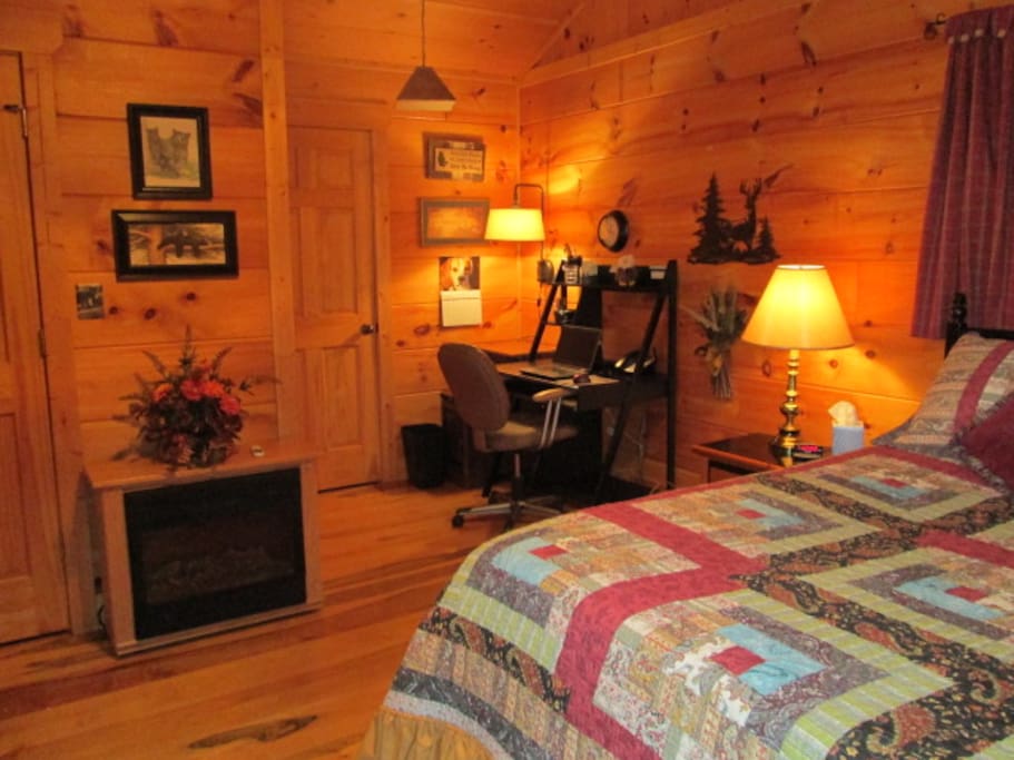 Master Bedroom Desk with WiFi