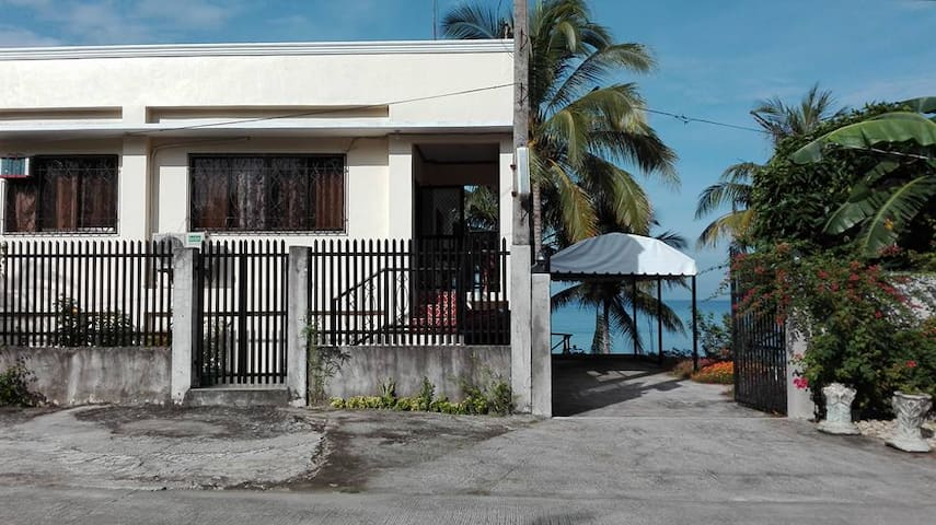 Right at the back of the house is the sea.