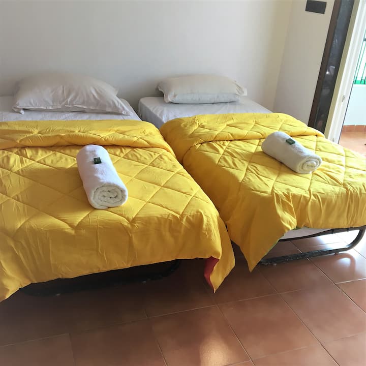 Осигуряване на 2 допълнителни легла в основната спалня на 1 - ви етаж