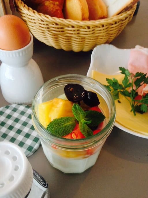 Order the Røst Breakfast Box; 15€ pp