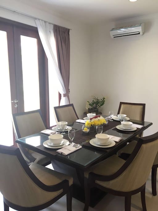 Dining room @ Level 1