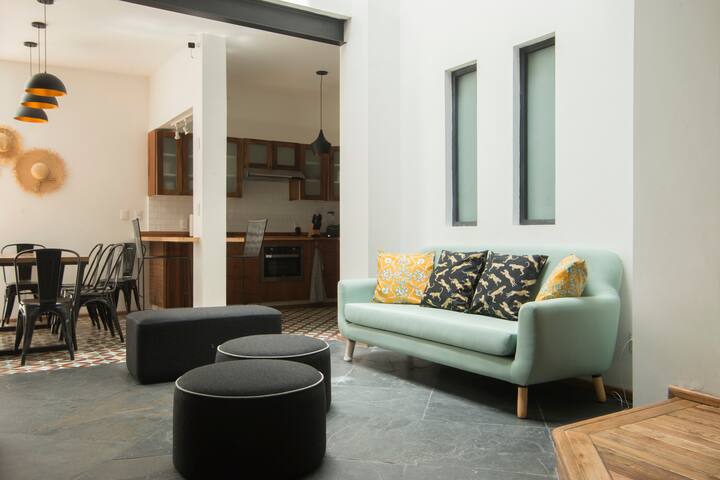 Condesa • Unique • Sunny House | 6 bedrooms gallery image 5