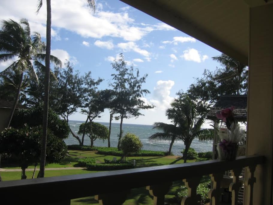 Nice Ocean View From This Private 3rd Floor condo - Hear the waves crashing!!