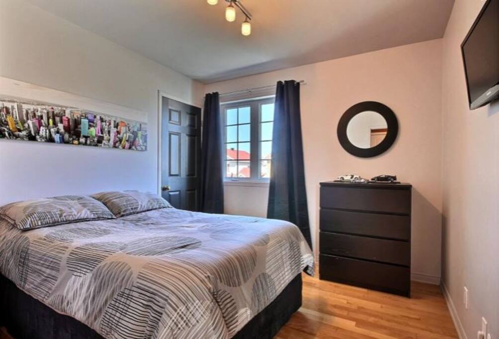 Room with 1 double bed.