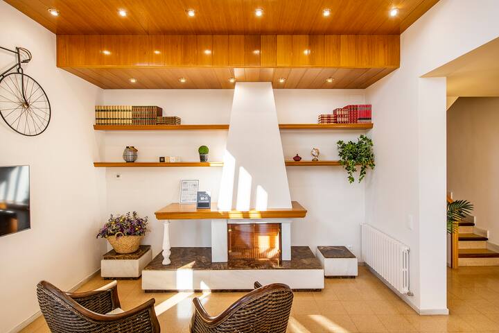 Casa Mirestany-Wonderful house with amazing views gallery image 4