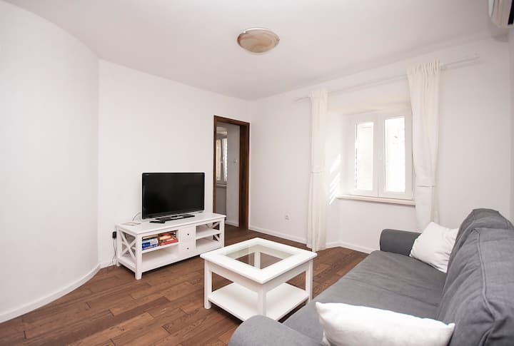 Korcula main square apartment
