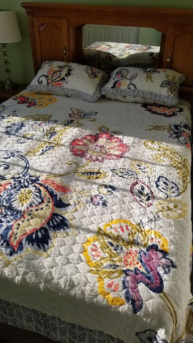 Bedroom 3 Queen