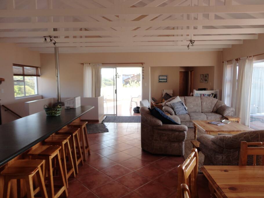 3,5m Counter with 8 stools