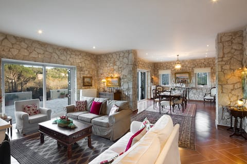 Kyvelli Stone house