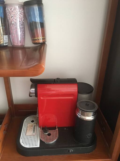 Capsule coffee machine
