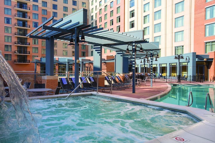★★NATIONAL HARBOR  2 BEDROOM WITH A BALCONY VIEW★★