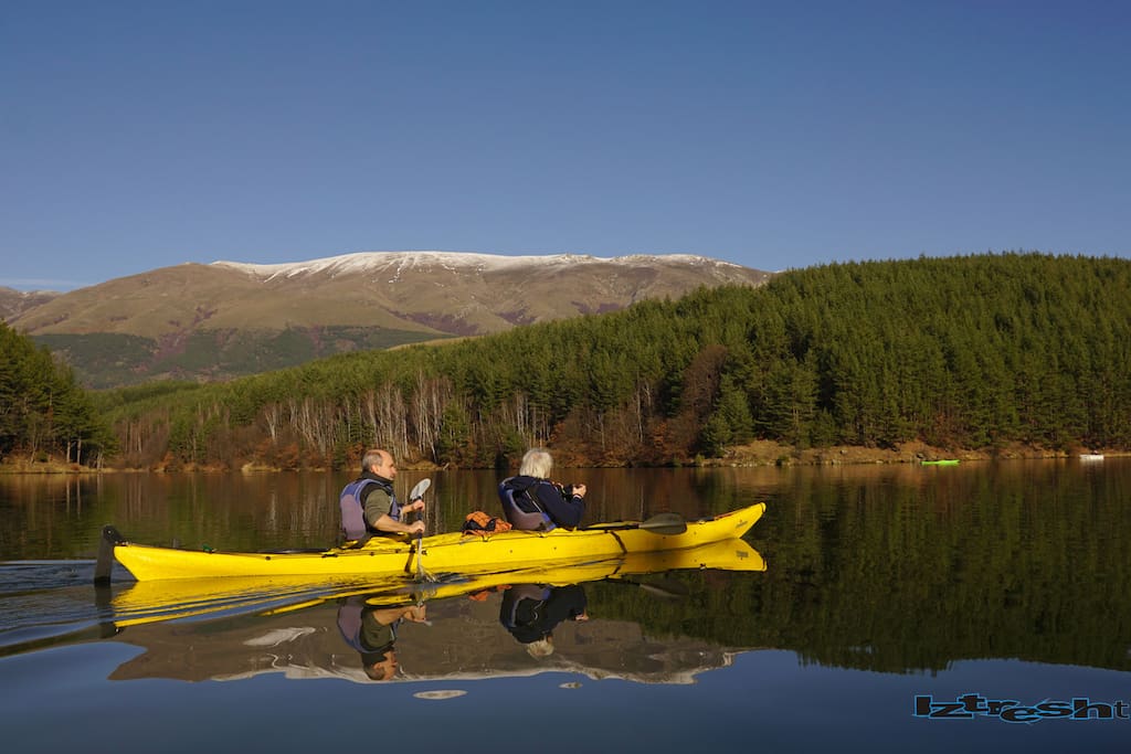kayaking in Dushantsi lake