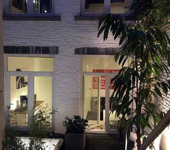 Private artist house (2 floors) with small terrace