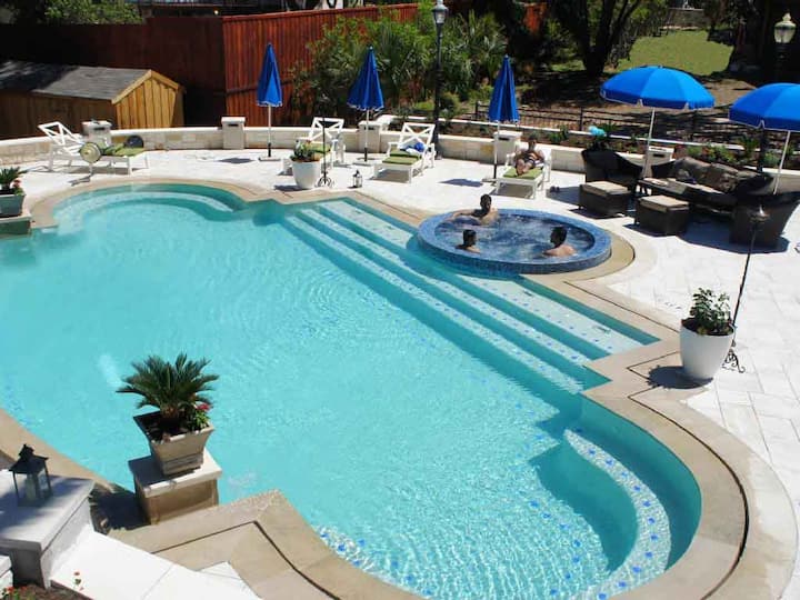 Lake front PRIVATE resort, Buchanan dam, TX Houses for Rent in