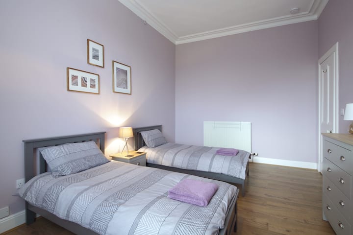 Двойна спалня 1 с красиви гледки към връзки към Брунсфийлд