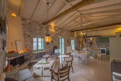 Top performing Airbnb: Villa Dimitra - Mani , traditional archontiko in Περιφερειακή Ενότητα Λακωνίας