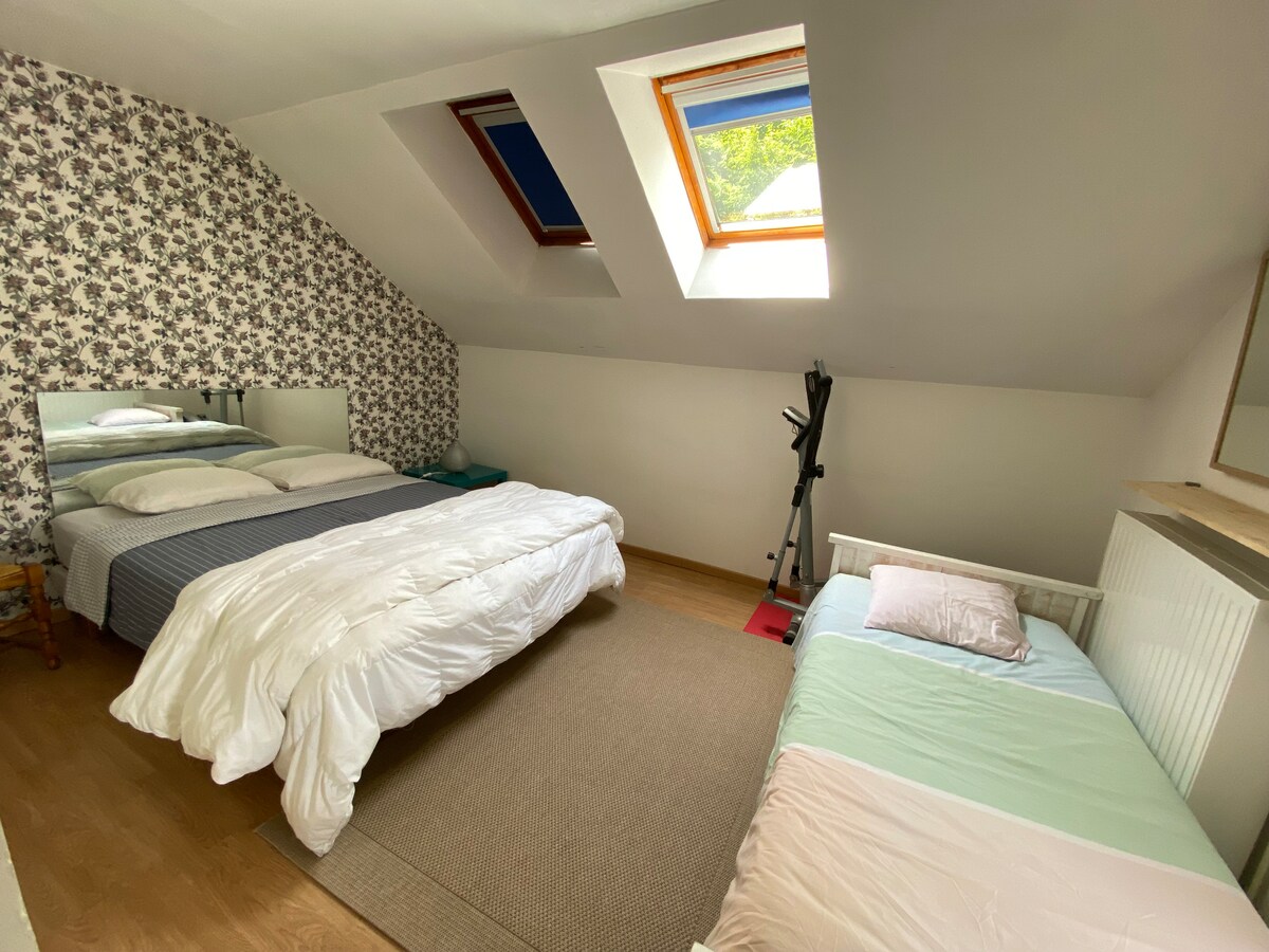 Chumba cha kulala cha ghorofa ya 2, kitanda cha 160x200, kitanda cha 90x200