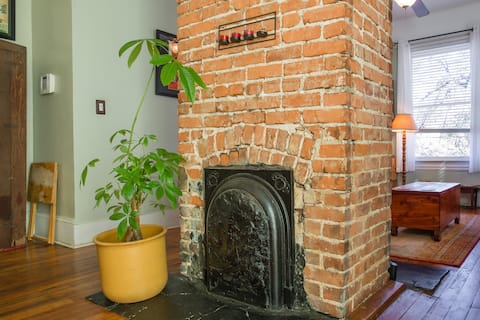 Popular Airbnb listing: Historic 2BD/1 BA in Cabbagetown in Cabbagetown