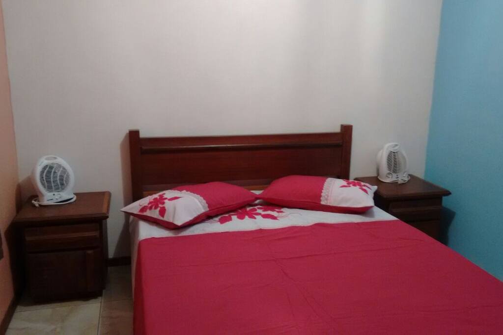 Suite com cama de casal