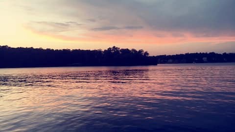 A Happy Place on Smith Lake – Swim, Relax, Repeat