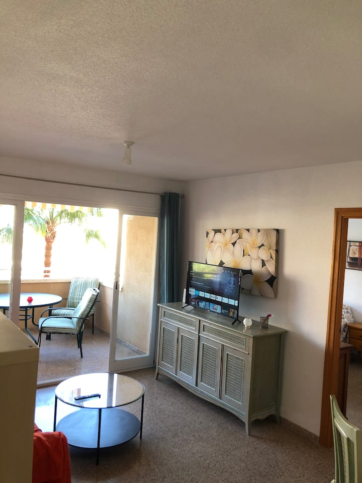 Precioso Apartamento En Urbanización Junto Al Mar. - El Campello