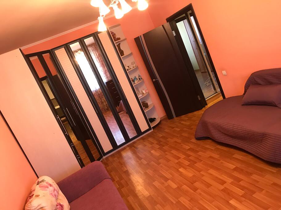 Large room with 2 sofas, TV, wardrobe, balcony, wi fi