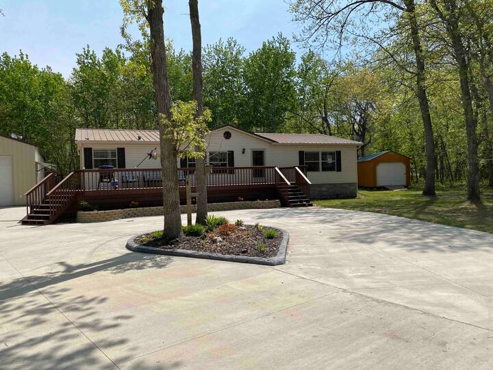 Nestled between two lakes. Houses for Rent in Ottertail, Minnesota